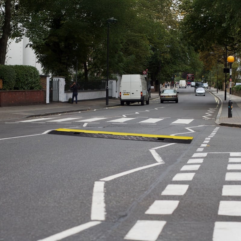 1Pcs 22000 lbs Capacity 3.18 ft. Driveway Rubber Traffic Speed Bumps - N/A