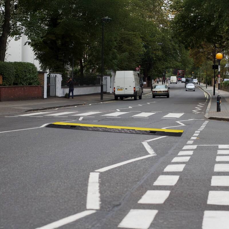 2Pcs 22000 lbs Capacity Driveway Rubber Traffic Speed Bumps Cable - N/A