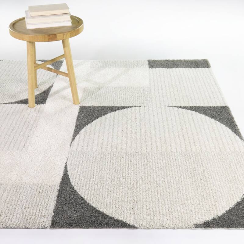 Hayley Modern Geometric Area Rug - Grey - 5'3" x 7'