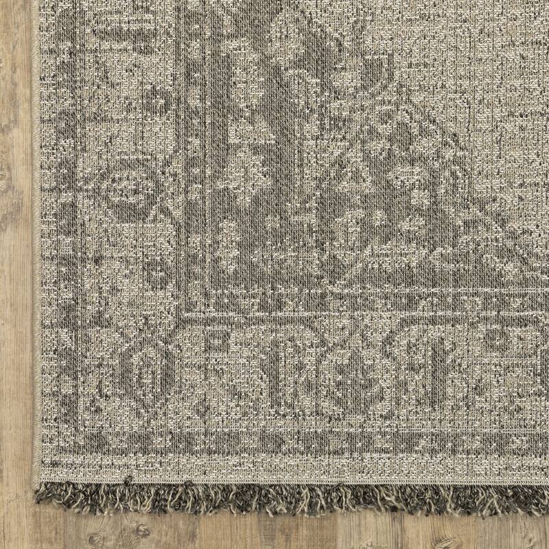 Style Haven Grayton Traditional Inspired Beige/ Black Indoor-Outdoor Fringe Edge Rug