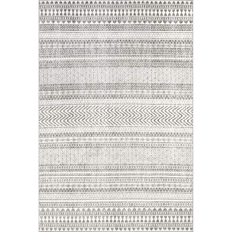 Nuloom Catherina Transitional Geometric Area Rug