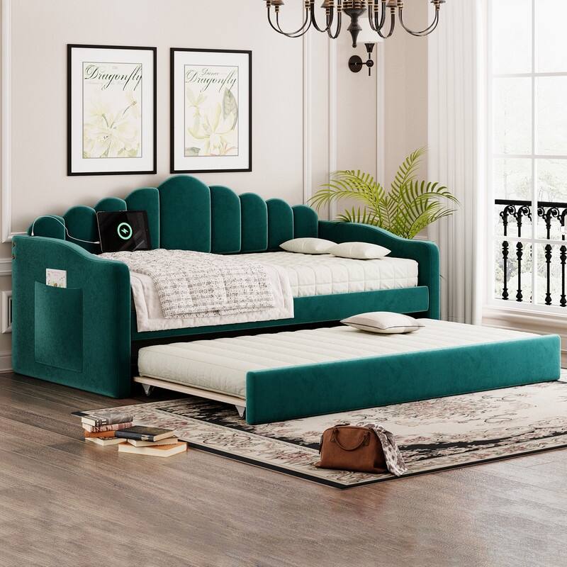 Twin size Velvet Upholstered Daybed with Trundle , USB Charging Ports - Green
