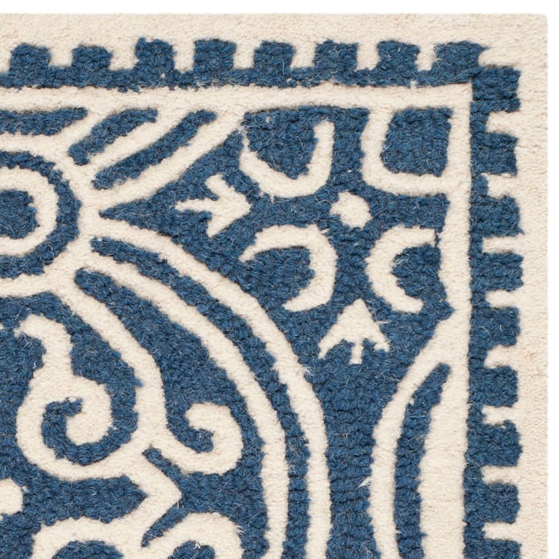 SAFAVIEH Handmade Cambridge Myrtis Moroccan Wool Rug