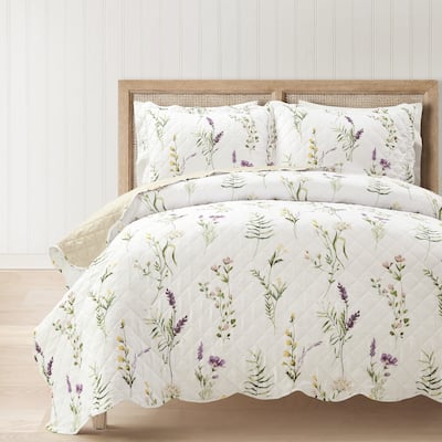Lush Decor Watercolor Wildflower Scallop Edged Floral Quilt 3-Piece Set