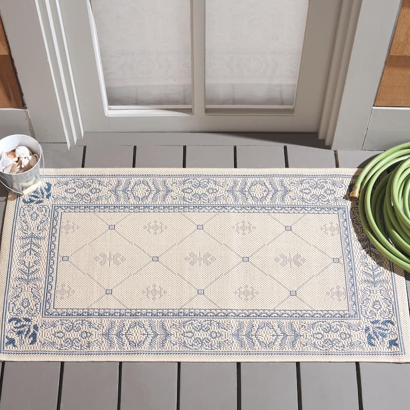 SAFAVIEH Courtyard Hendrina Indoor/ Outdoor Waterproof Patio Backyard Rug