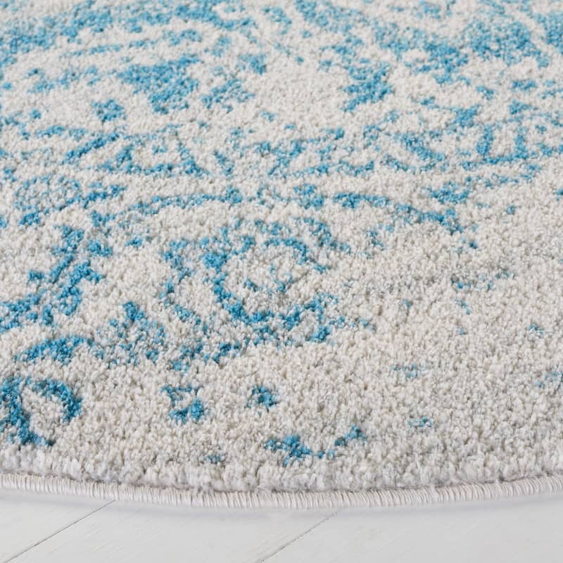 SAFAVIEH Madison Snowflake Medallion Rustic Farmhouse Distressed Rug