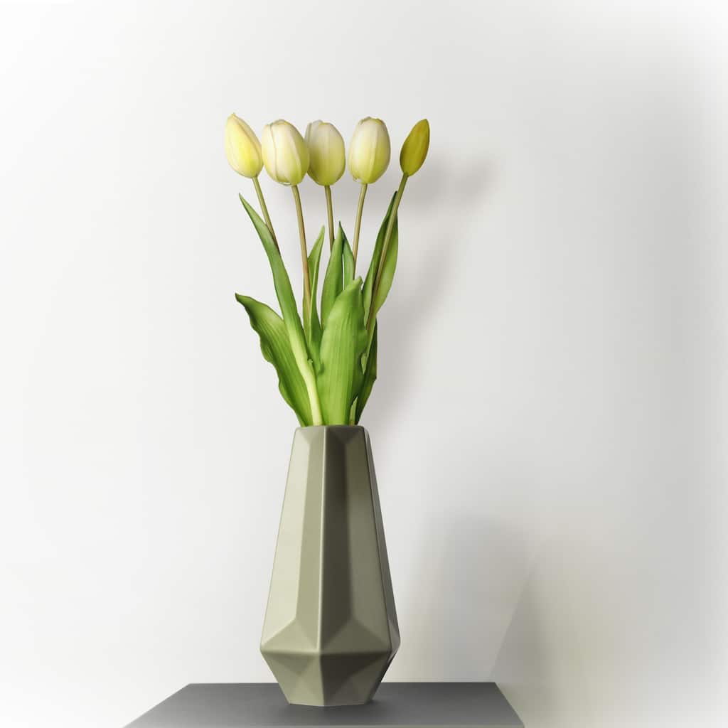 Plastic Soft Touch Tulip Bundlex5 15.25"
