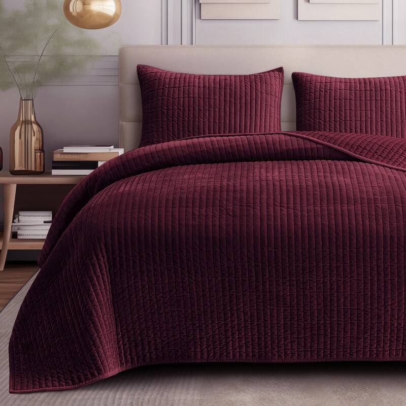 Wonderful Velvet 3 Piece Quilt Set