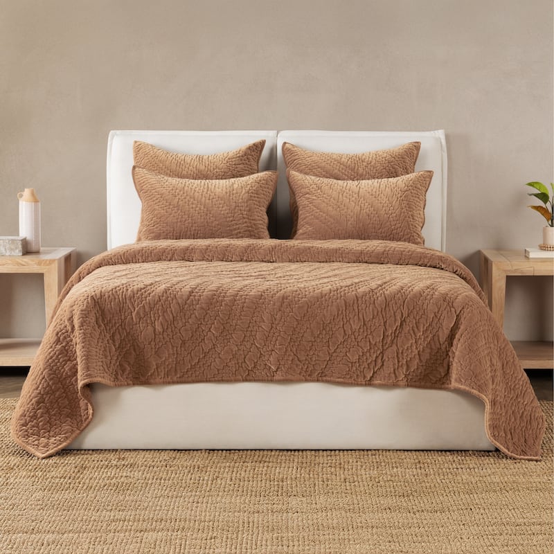 Villa by Classic Home Elms Velvet Cotton Blend Quilt - Brown - King