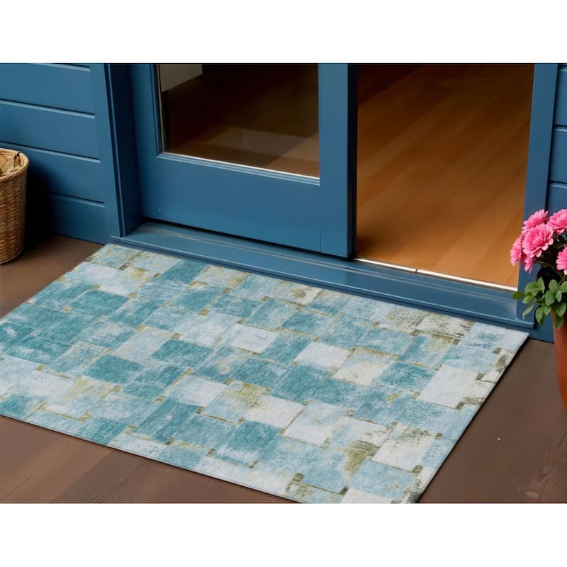 HomeRoots Striped Transitional Rectangle Outdoor Rug - 3' x 5'