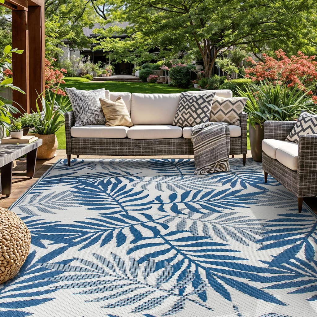 World Rug Gallery Palm Leaves Reversible Recycled Plastic Outdoor Rugs
