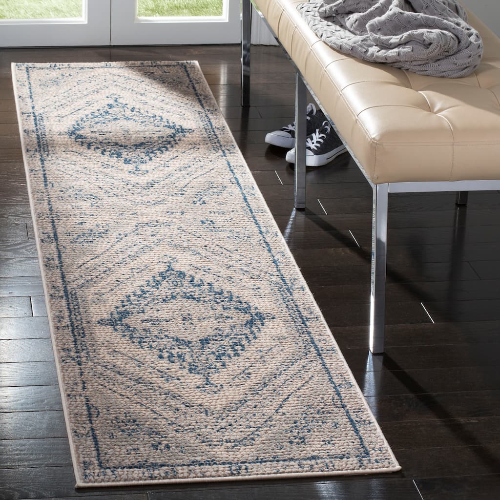 SAFAVIEH Marseille Stoyna Oriental Rug