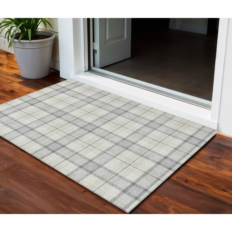 HomeRoots Plaid Transitional Rectangle Outdoor Rug - 3' x 5'