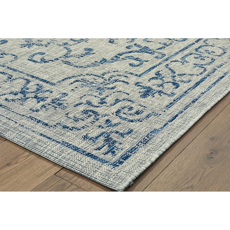 Sevita Medallion Indoor/Outdoor Rug