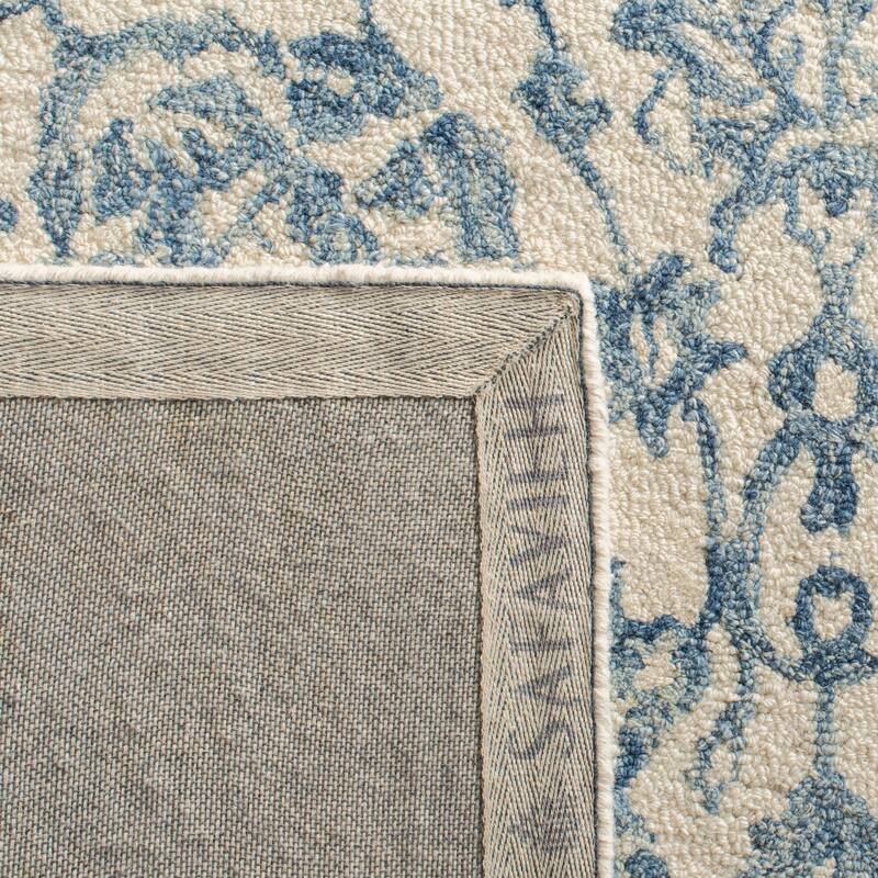 SAFAVIEH Handmade Blossom Unni Modern Floral Wool Rug