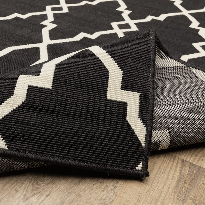 Style Haven Marianna Ornate Lattice Black/ Off-White Loop Pile Indoor Outdoor Area Rug