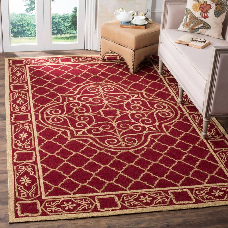 SAFAVIEH Handmade Easy Care Trisha Oriental Rug - 6'  x  9' - Maroon/Gold - Runner/Rectangle