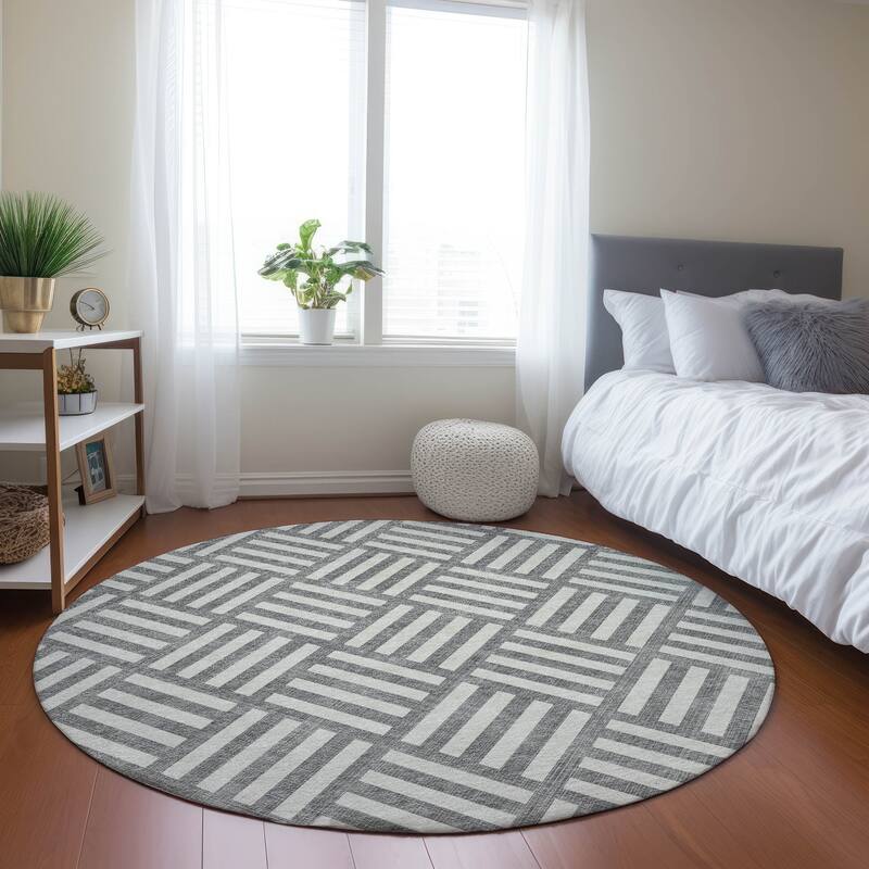 Machine Washable Indoor/ Outdoor Chantille Contemporary Geo Rug - Gray - 8' x 8'