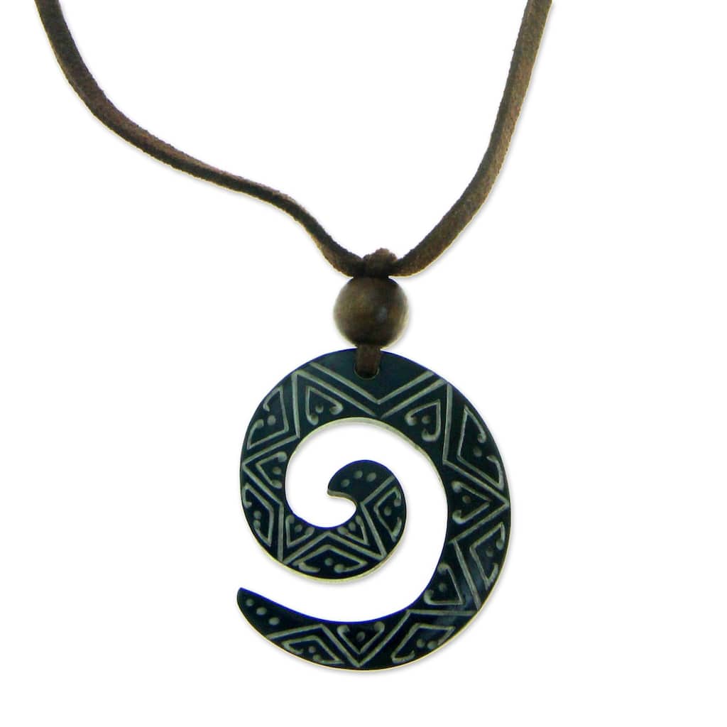 Handmade 'Spiraling Star' Polyester Necklace (Indonesia)
