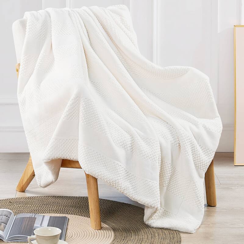 Home Soft Things SnowRabbit FauxFur Throw - 50" x 60" - Ivory