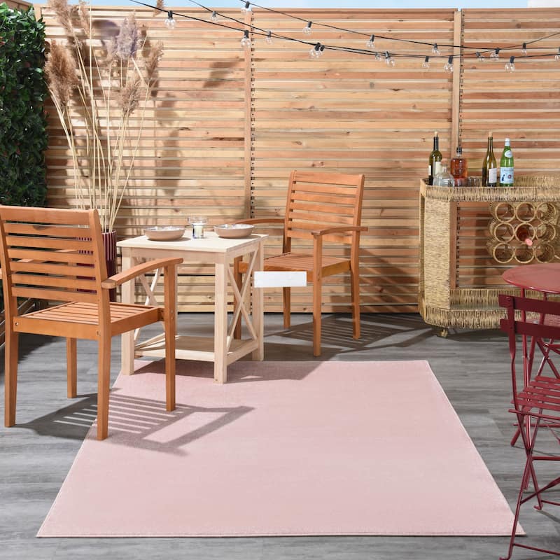 Nourison Essentials Solid Contemporary Indoor/Outdoor Area Rug - 3' x 5' - Pink