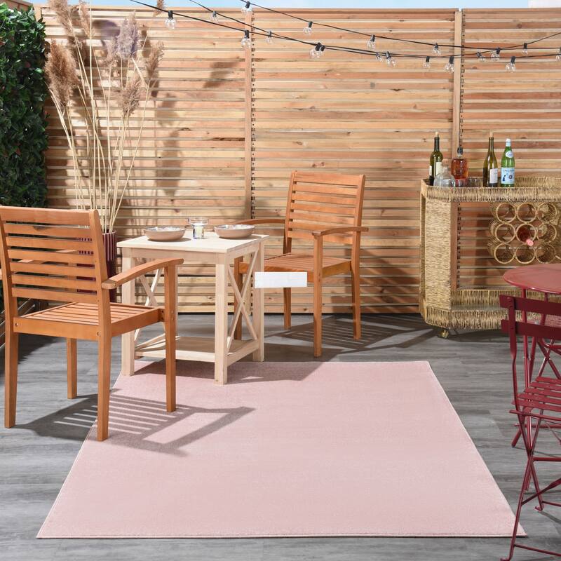 Nourison Essentials Solid Contemporary Indoor/Outdoor Area Rug - 3' x 5' - Pink