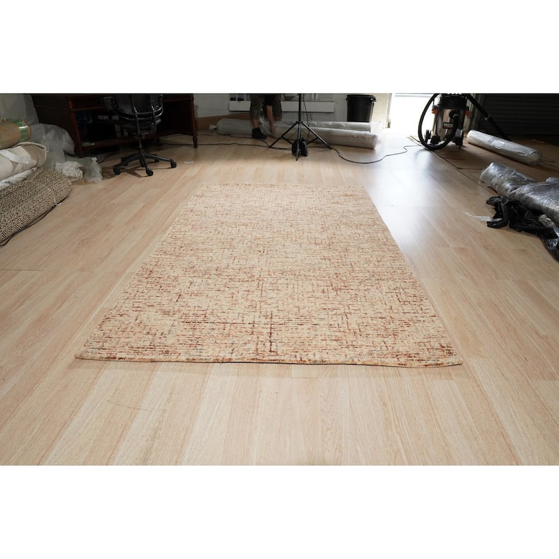 Light Brown Modern Contemporary Modern Tufted Loop Area Rug - 5' x 8'