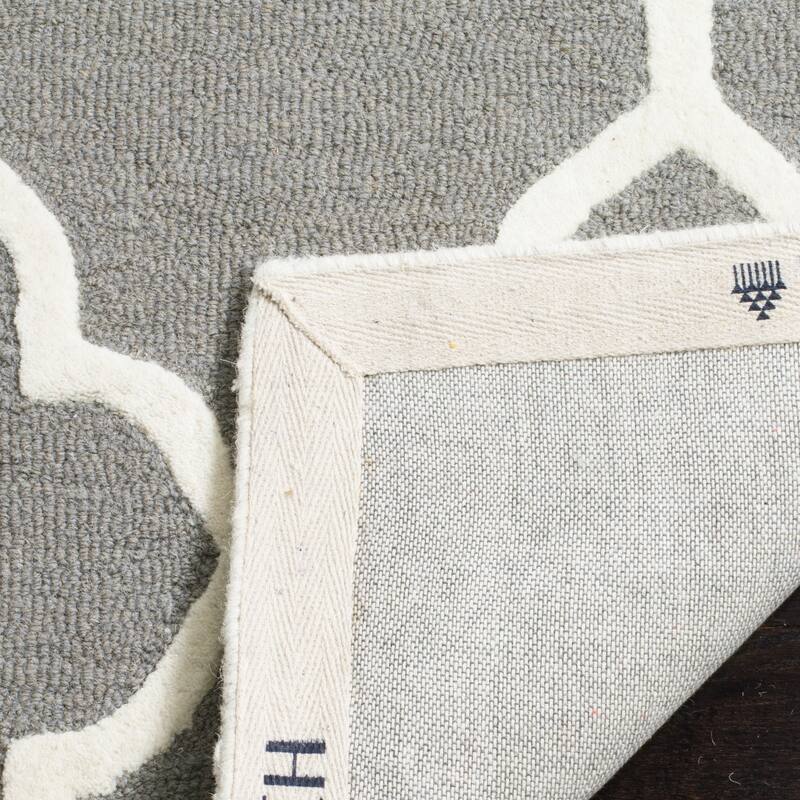 SAFAVIEH Handmade Cambridge Justina Modern Moroccan Wool Rug