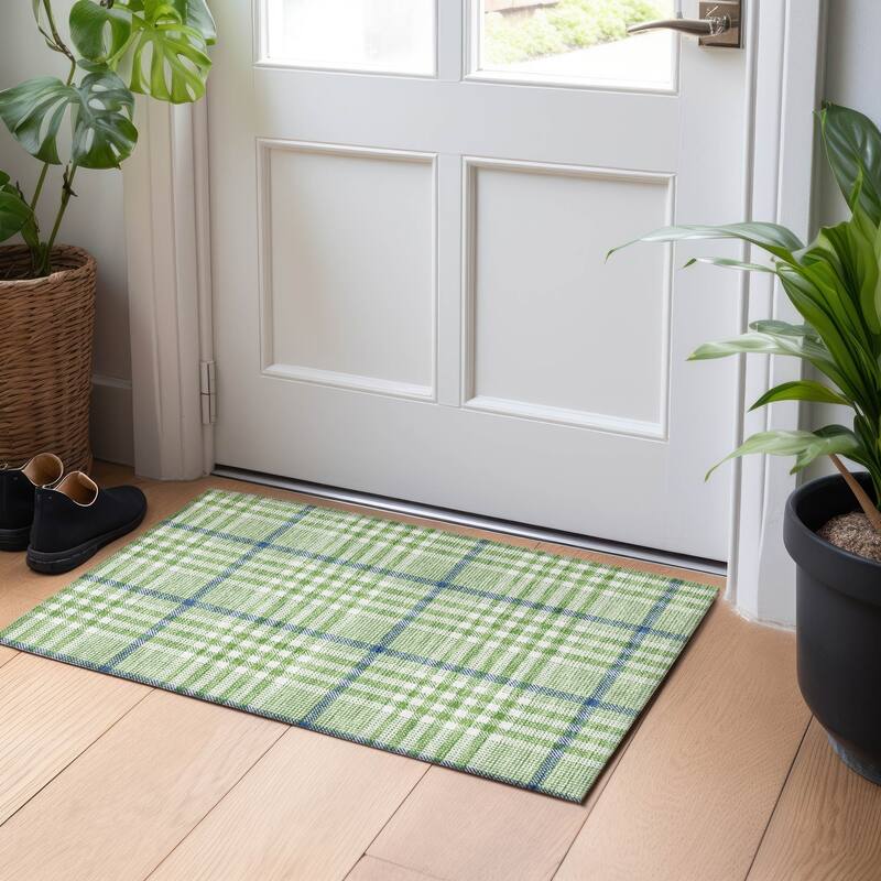 Machine Washable Indoor/ Outdoor Plaid Chantille Rug - Green - 1'8" x 2'6"