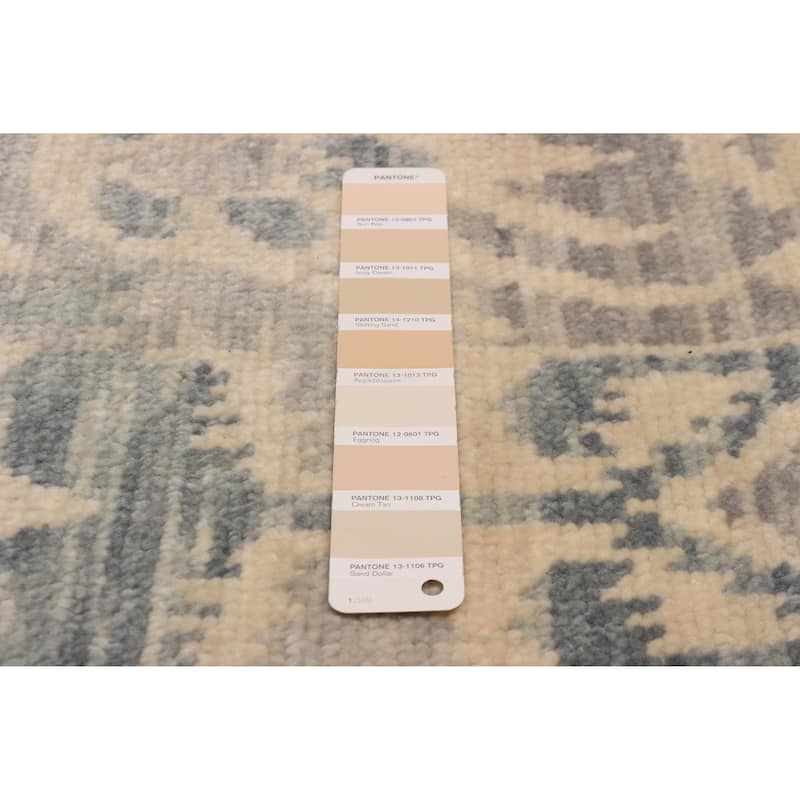 ECARPETGALLERY Hand-knotted Mystique Ivory Wool Rug - 7'6 x 7'11