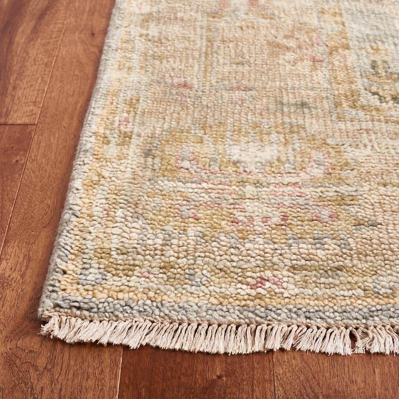 SAFAVIEH Hand-Knotted Samarkand Lyusi Traditional Wool Rug