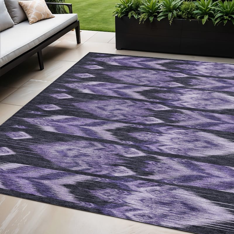 HomeRoots Southwestern Transitional Rectangle Outdoor Rug - 5' X 8'