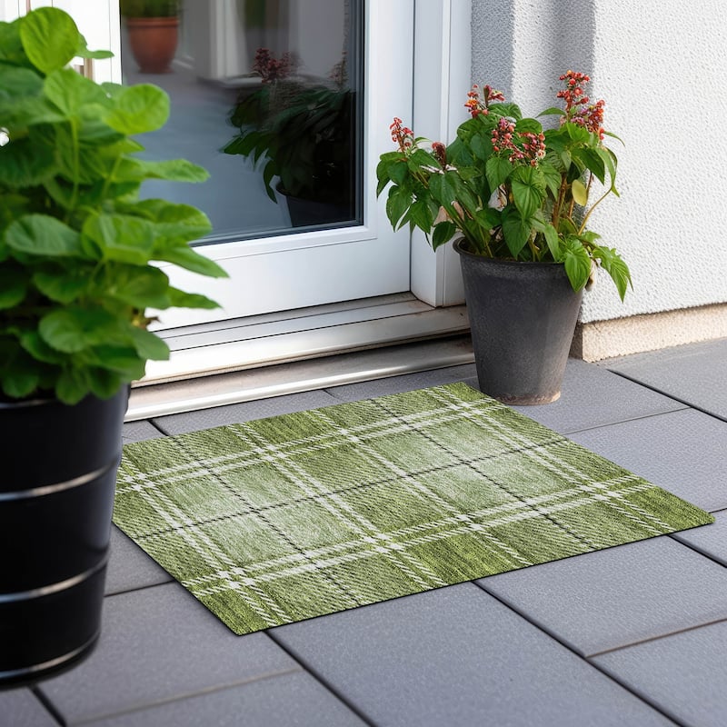 Machine Washable Indoor/ Outdoor Chantille Plaid Cozy Rug - Green - 1'8" x 2'6"