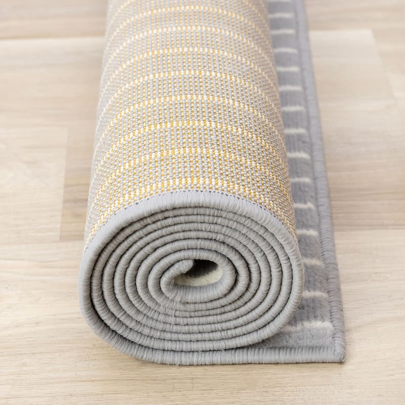Forte Grey White Curved Arches Indoor Area Rug, 5'3" x 7'5"