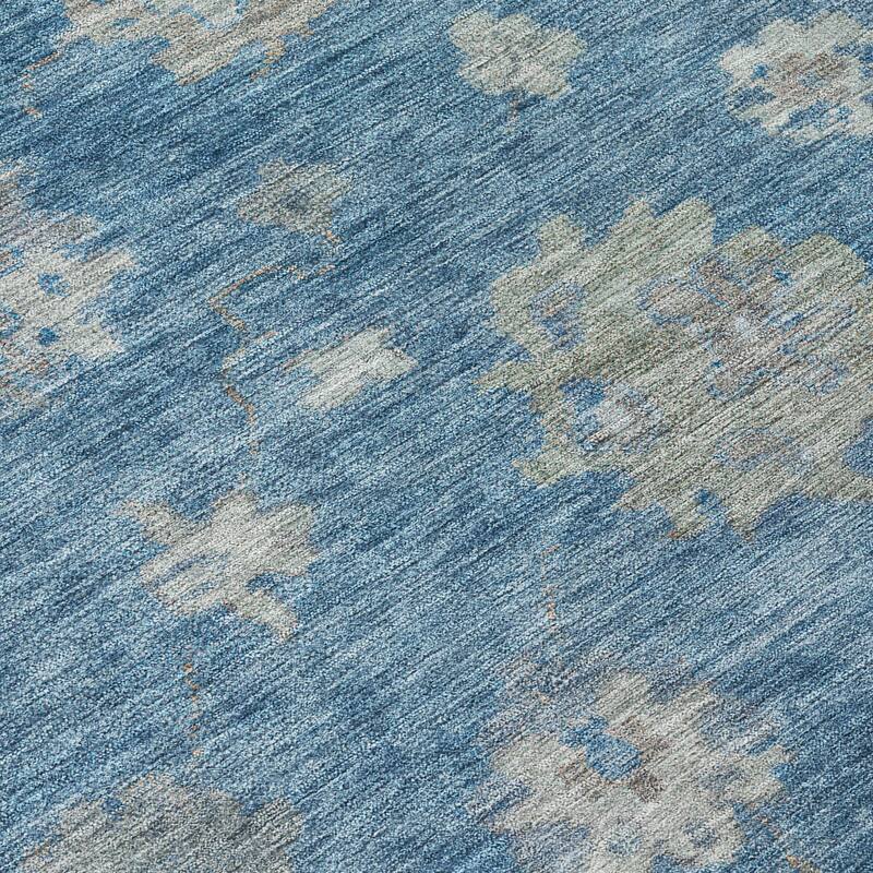 Machine Washable Indoor/ Outdoor Casual Traditional Chantille Rug