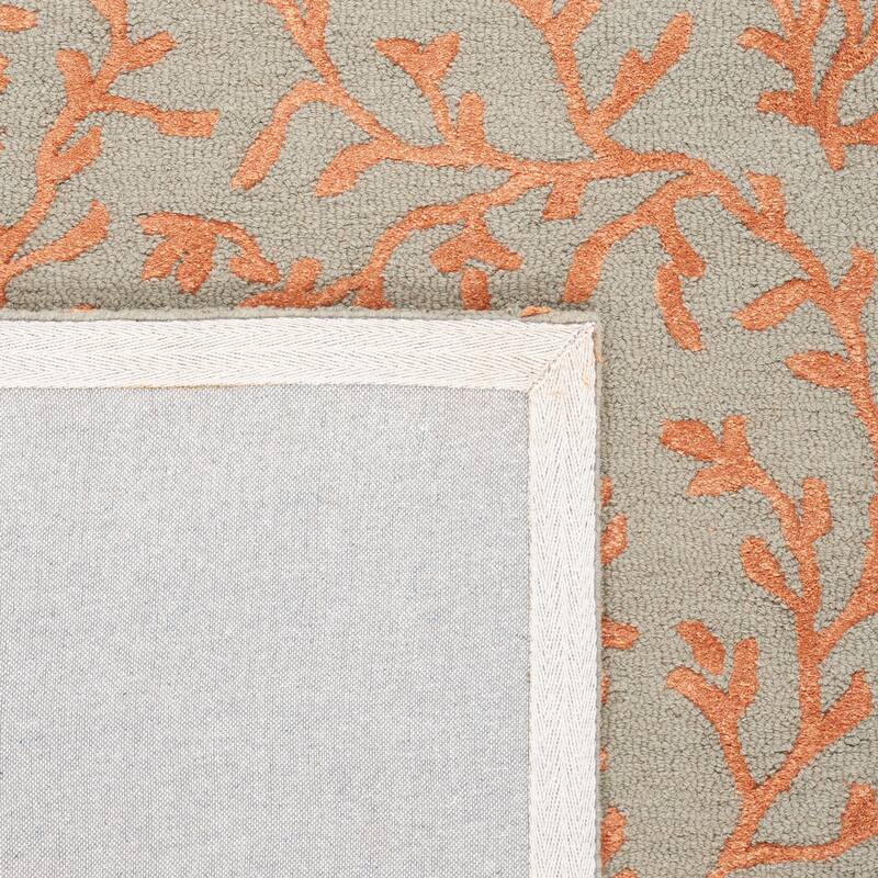 SAFAVIEH Handmade Soho Destinee Ferns N.Z. Wool Rug