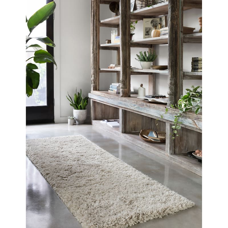 Alexander Home Laura Hand-tufted Modern Shag Area Rug - 2'3" x 7'6" - Grey - Runner/Rectangle