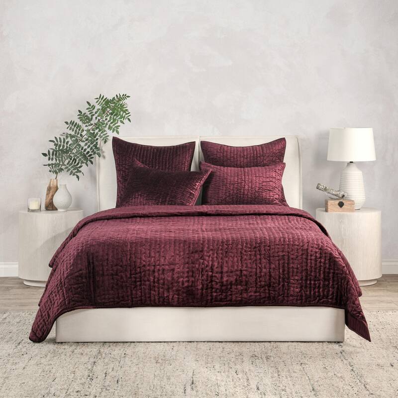 Dimitry 100% Rayon Velvet Quilt by Kosas Home