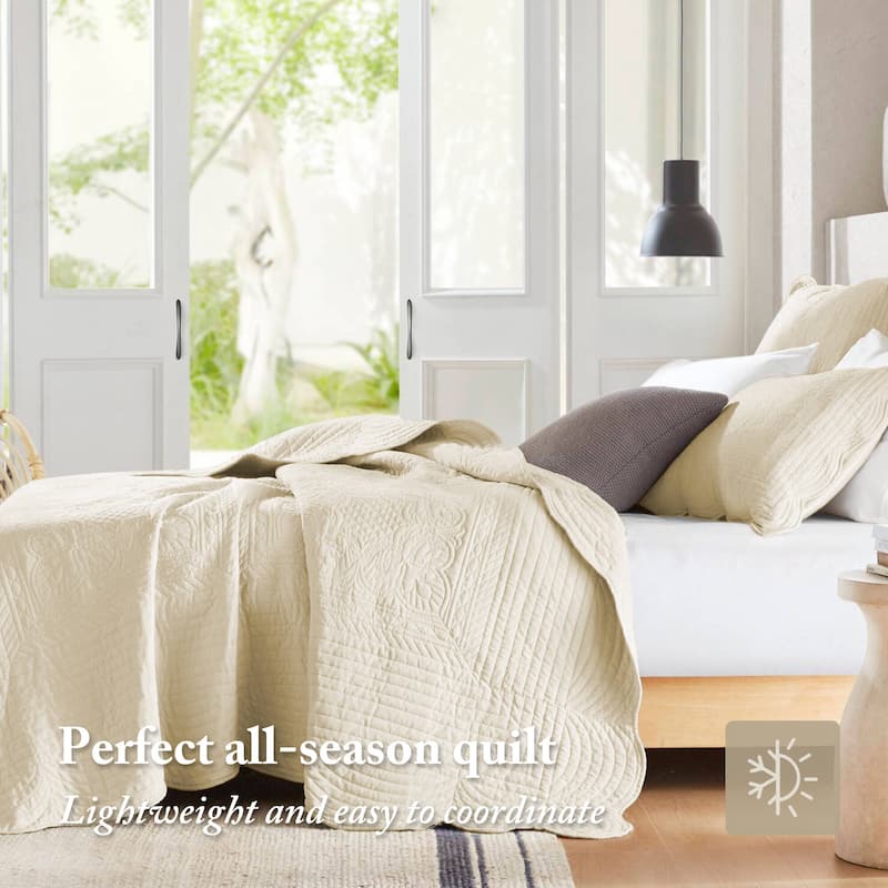 Madison Park Marino 3 Piece Reversible Scalloped Edge Quilt Set