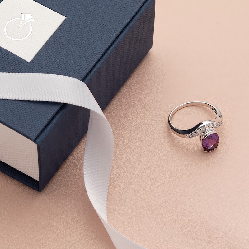 Sterling Silver 2.75 ct Color-changing Alexandrite Ring