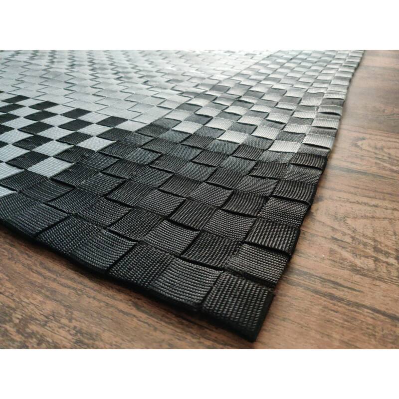 Loominaire Handmade Carpet "Patio" Polypropylene Straps Easy Maintenance Outdoor Rug