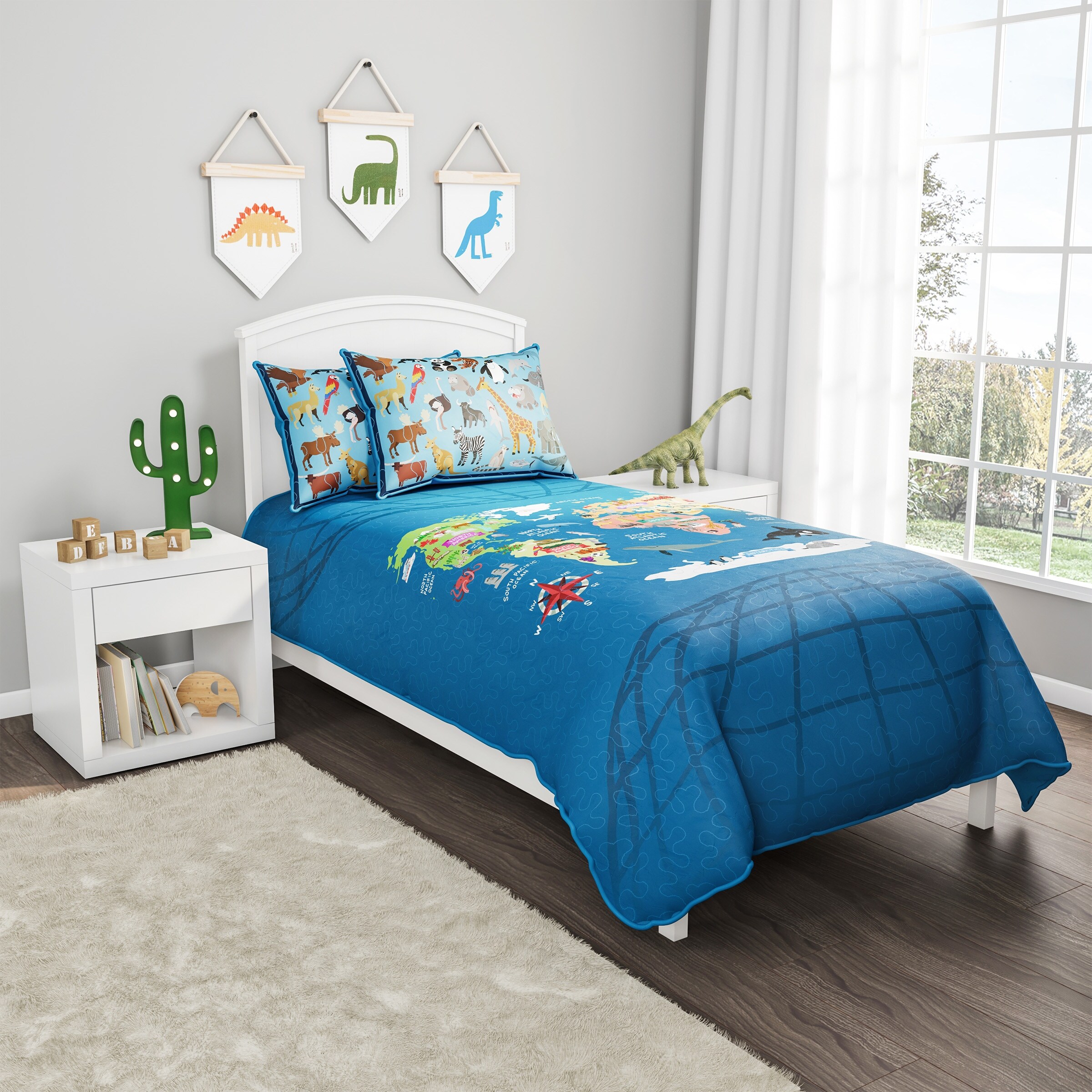 Hastings Home World Map 3 Piece Quilt Set Twin XL Bedding 2 Pillow Shams Hypoallergenic Microfiber