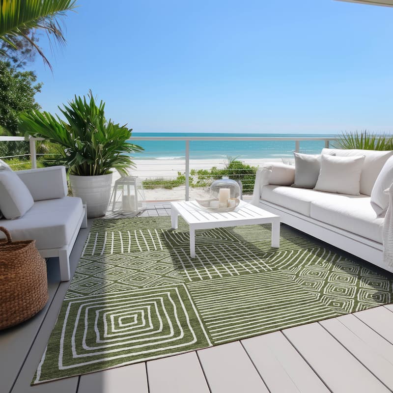 Machine Washable Indoor/ Outdoor Modern Mosaic Chantille Rug