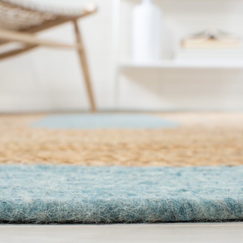 SAFAVIEH Handmade Braided Hvonn Jute Rug
