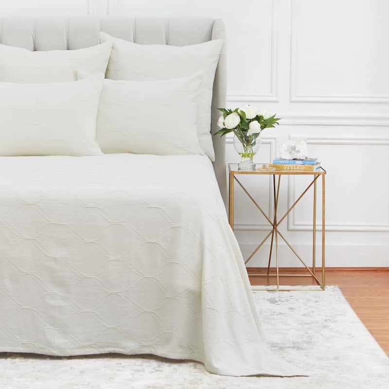 Elaine Ivory Queen Matelassé Quilt
