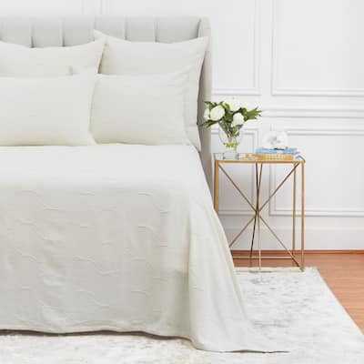 Elaine Ivory Queen Matelassé Quilt