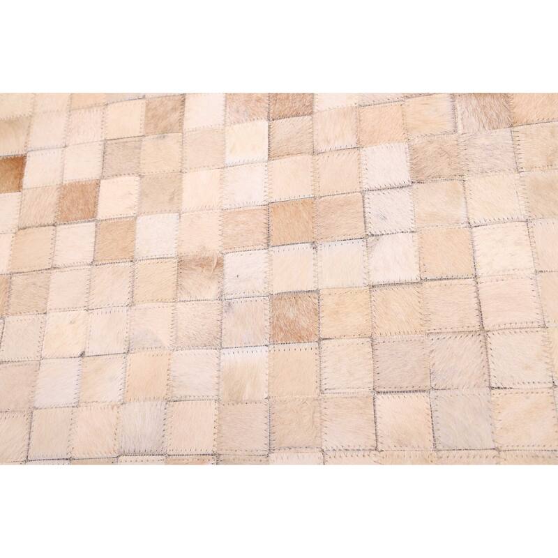 ECARPETGALLERY Handmade Cowhide Patchwork Beige Leather Rug - 5'2 x 8'0
