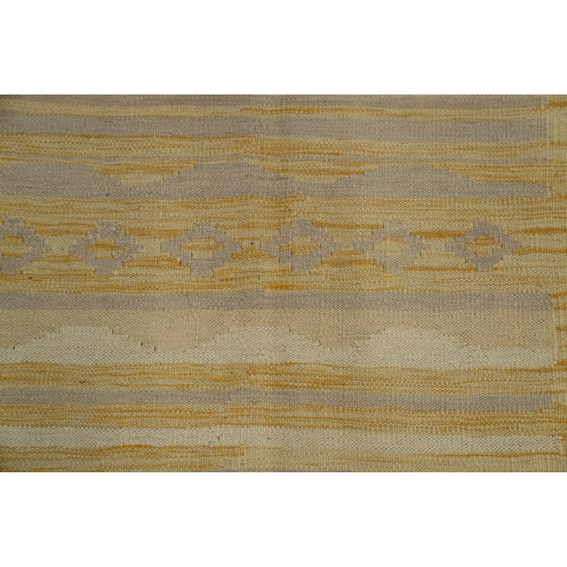 Hand Woven Southwestern Wool Grey Geometric Area Rug - 5' 10'' X 4' 1''