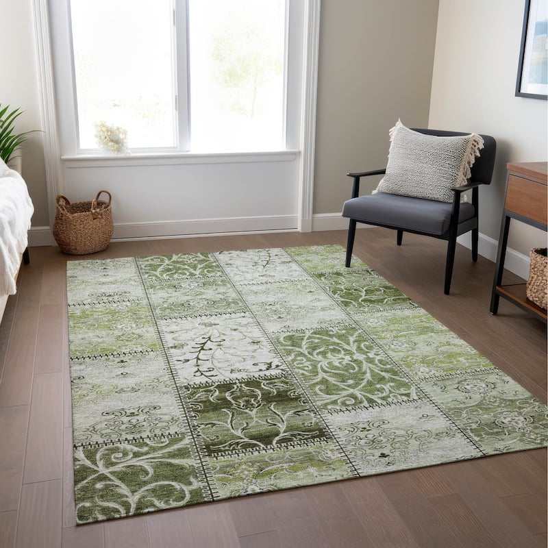 Machine Washable Indoor/ Outdoor Traditional Patchwork Chantille Rug