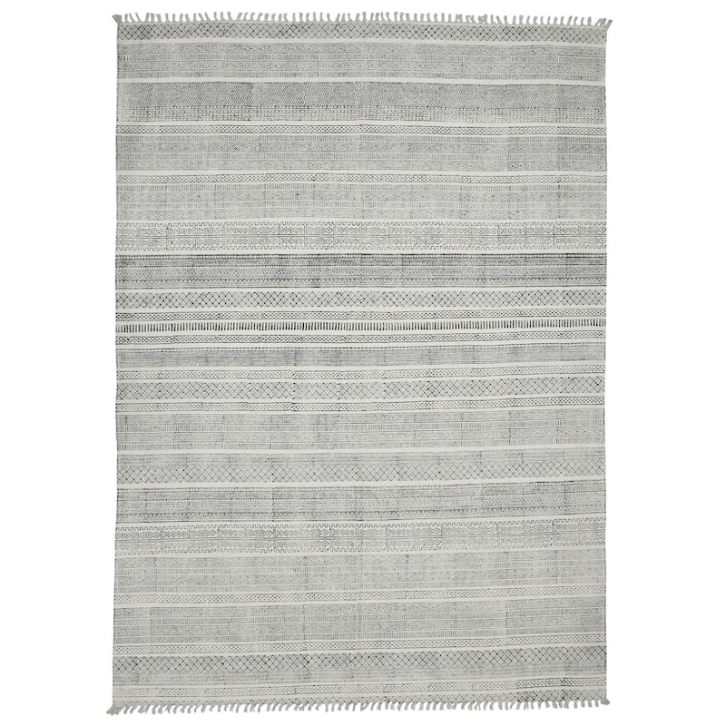 Distressed Geometric with Fringe Area Rug - 2' x 3'
